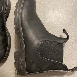 Almost new black Blunstones